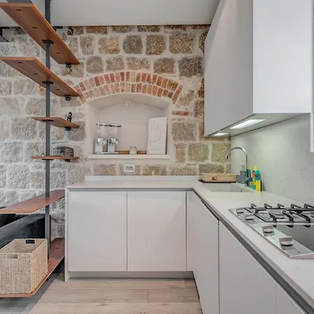 아파트 Funky Donkey *